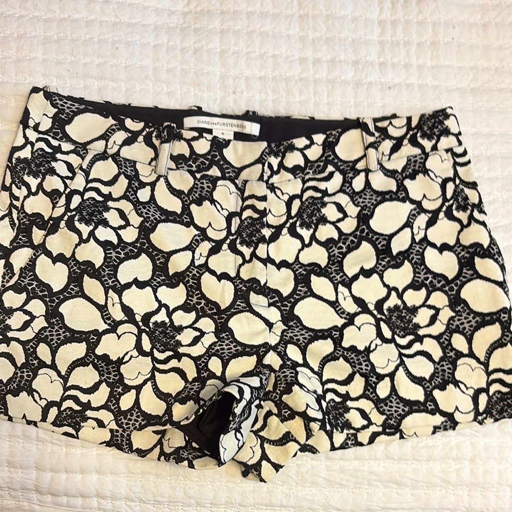 Diane Von Furstenberg Black and Cream High Waist Shorts